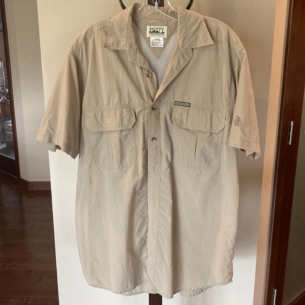 Misty Mountain Fishing Shirt, shirtsleeves, size Medium